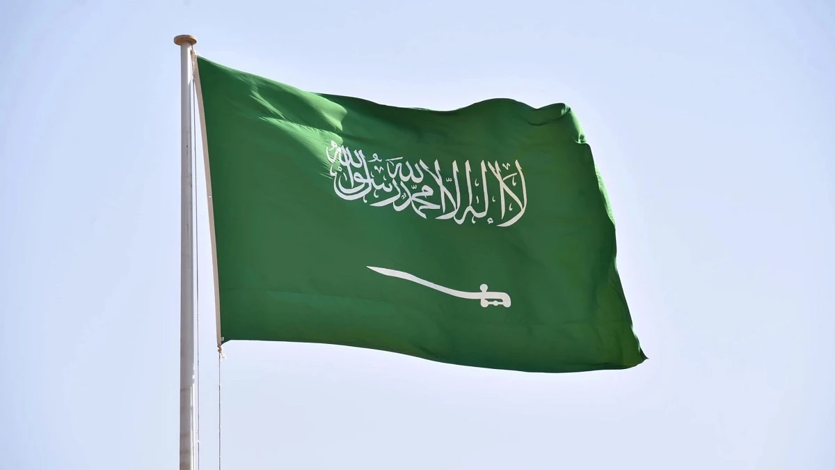 وفاة و8 إصابات جراء اعتداء استهدف مطار الملك فهد في السعودية