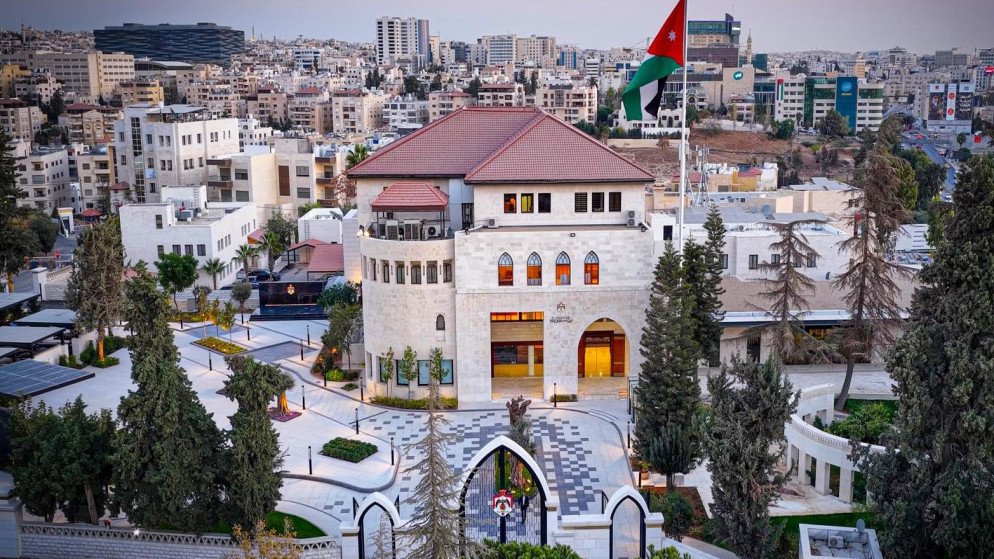 الحكومة: قرار منع السفر إلا للاجتماعات الضرورية حقق وفرا ماليا بلغ 3 ملايين دينار