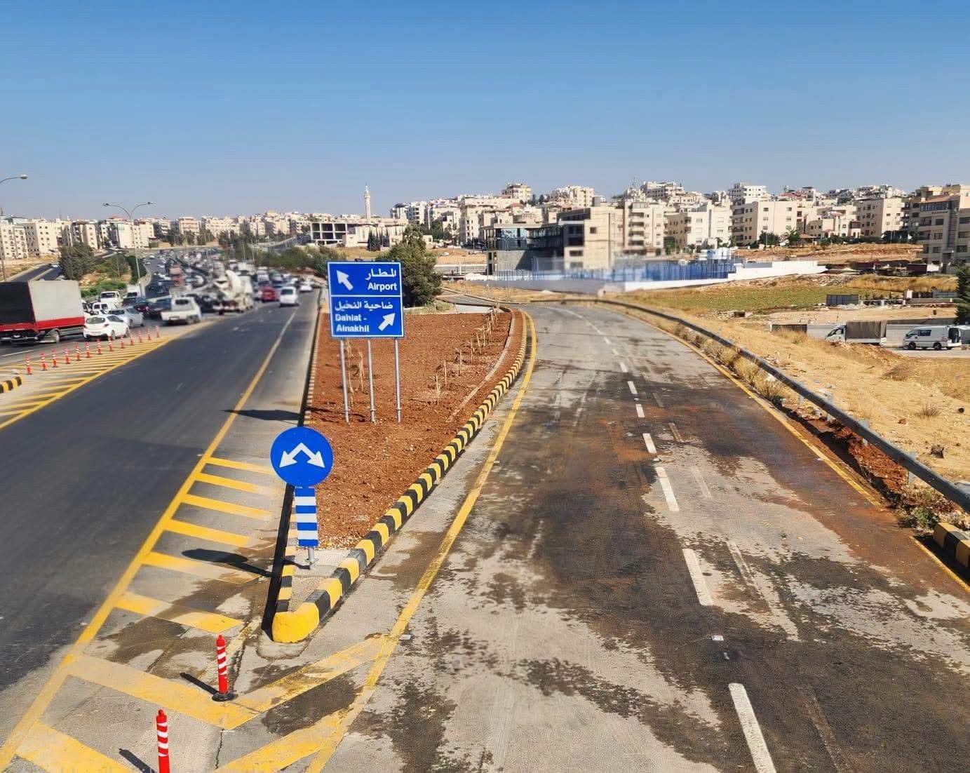 الأشغال تفتح الحركات المرورية الجديدة على تقاطع الأمير الحسين بطريق المطار