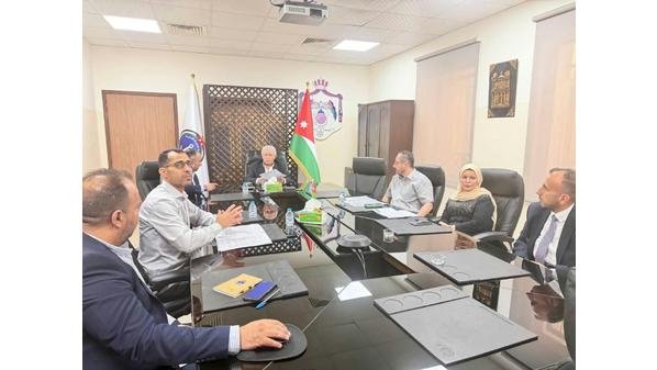 وزير النقل والعمل يزور الهيئة البحرية الأردنية ويطّلع على سير العمل ومراحل أتمتة الخدمات
