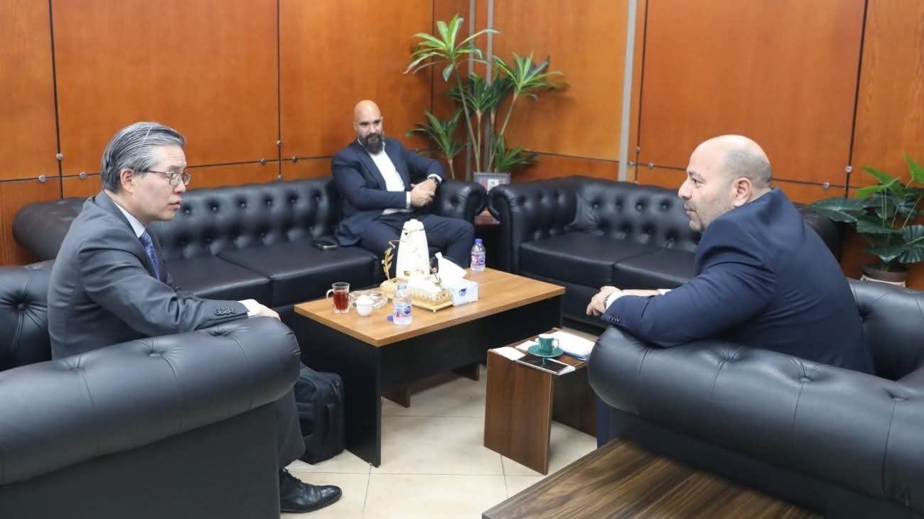أبو عمر وتشاو يبحثان تعزيز التعاون الاقتصادي والاستثماري بين الأردن والولايات المتحدة
