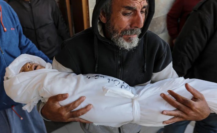 استشهاد فلسطيني وإصابة 7 في قطاع غزة
