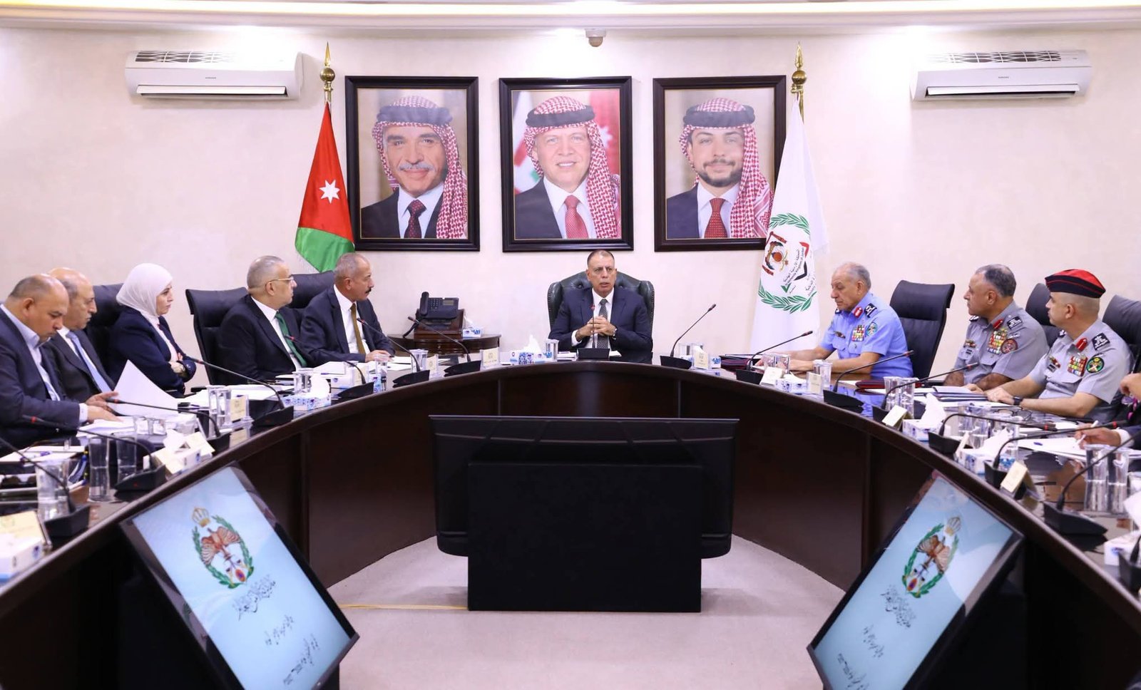 وزير الداخلية يترأس اجتماعا للمجلس الأعلى للدفاع المدني