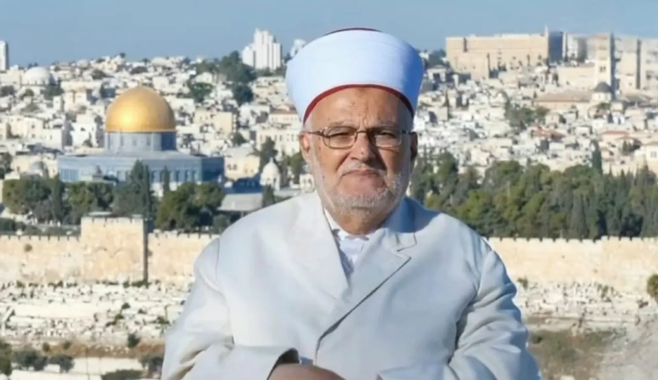خطيب الأقصى : اسرائيل تسعى إلى تفريغ المنبر الاسلامي من رسالته الدينية عن طريق إبعاد خطباء الأقصى