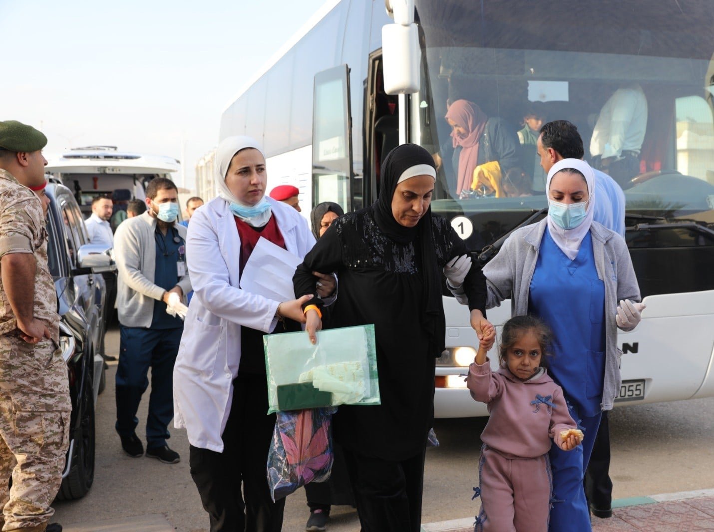 الجيش يُجلي الدفعة الـ35 من أطفال غزة المرضى لتلقي العلاج