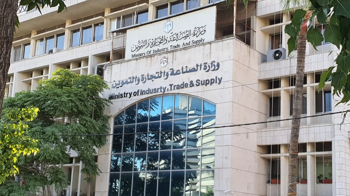 الصناعة تحدد 6 برامج استراتيجية لتطوير قطاع الصناعات الكيماوية