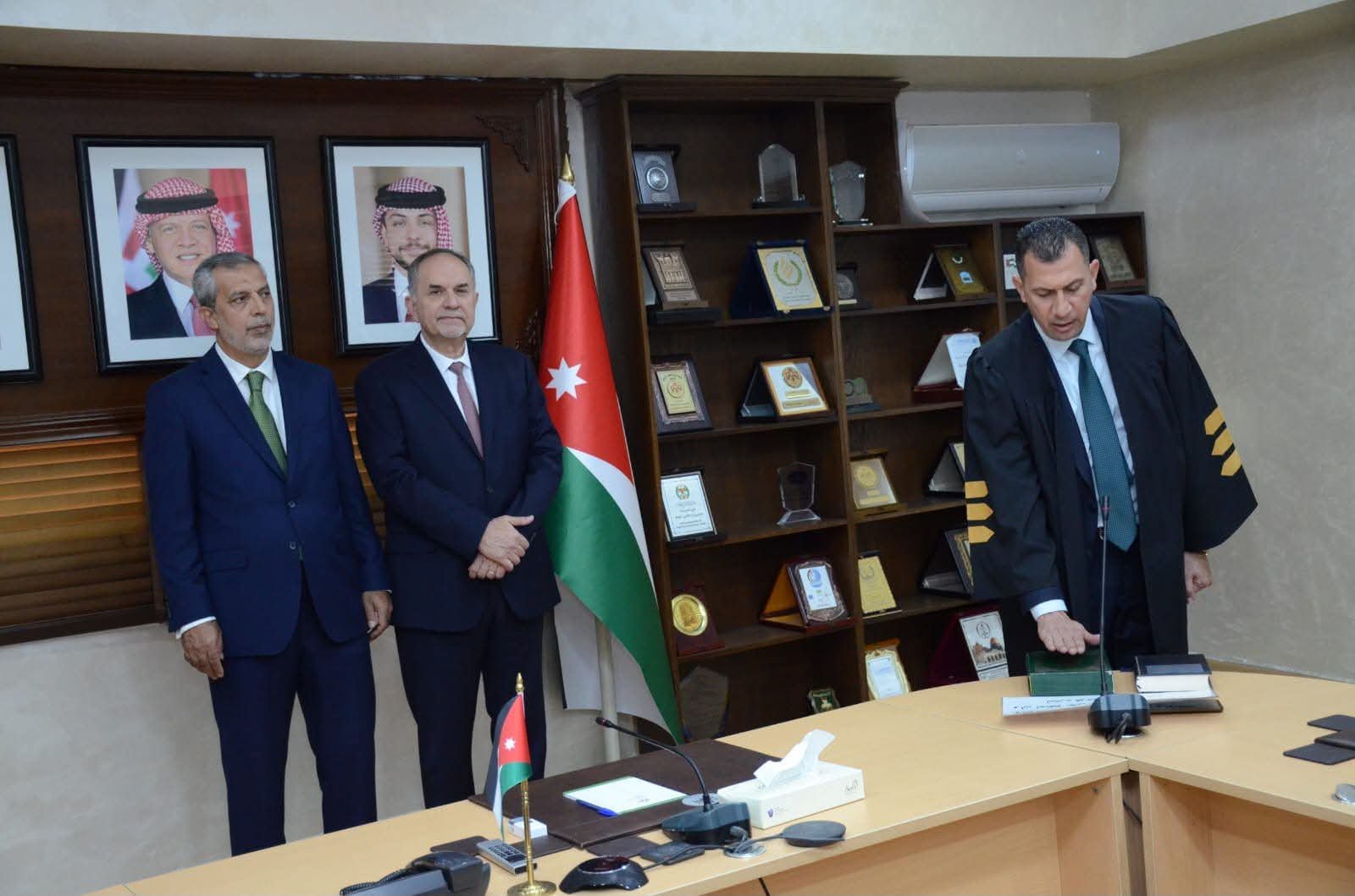 العقيد المتقاعد الملكاوي يتابع مسيرته المهنية بمزاولة مهنة المحاماة