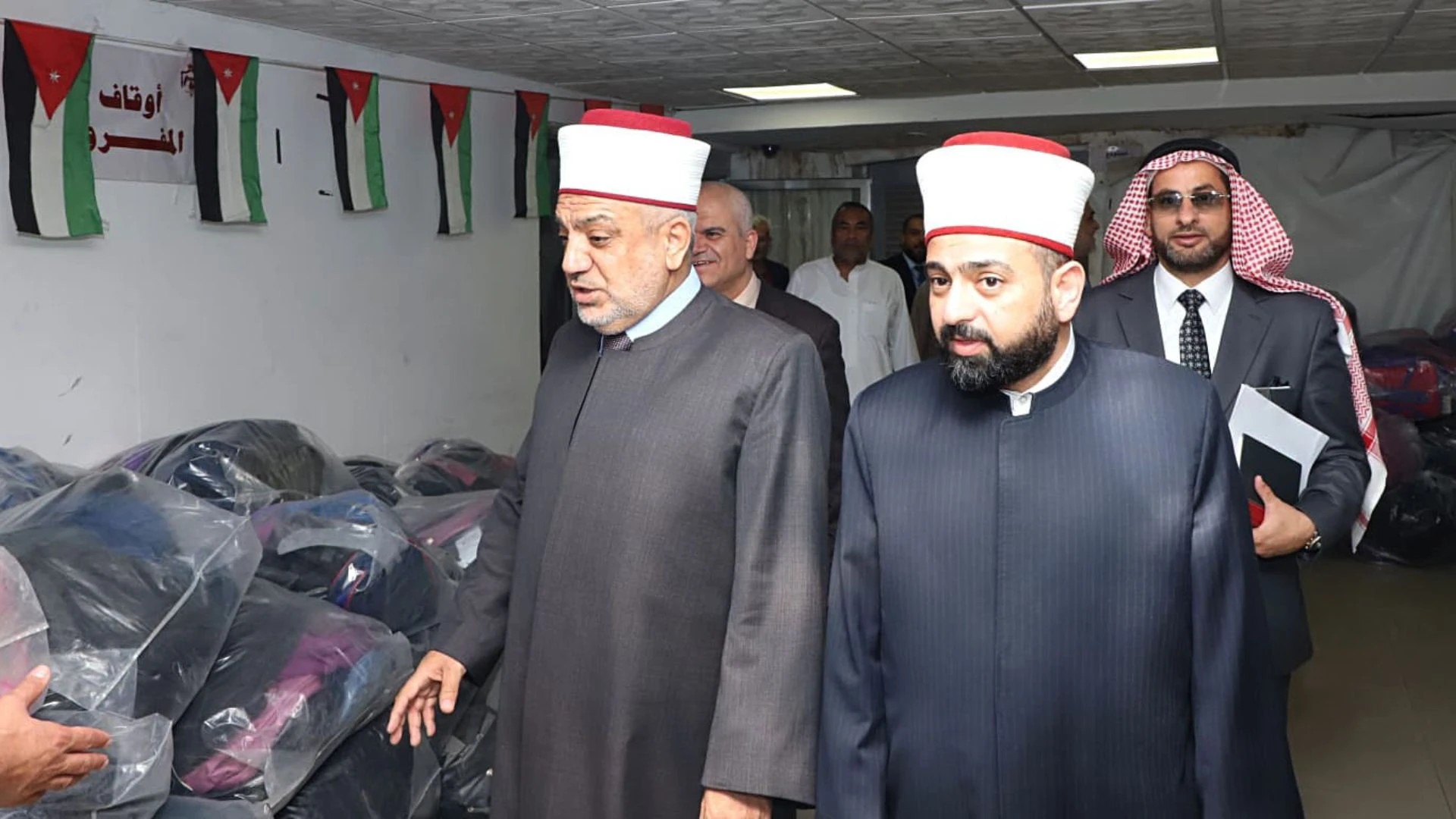 الخلايلة يطلق مشروع «حقيبتي» لتوزيع الحقائب والقرطاسية على 20 ألف طالب