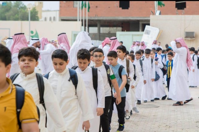 السعودية تستعد للعام الدراسي.. عودة الطلاب إلى المدارس في 23 آب