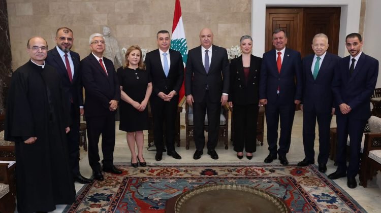 الرئيس اللبناني يستقبل وفدًا نيابيًا أردنيًا ويشيد بدعم الأردن للبنان