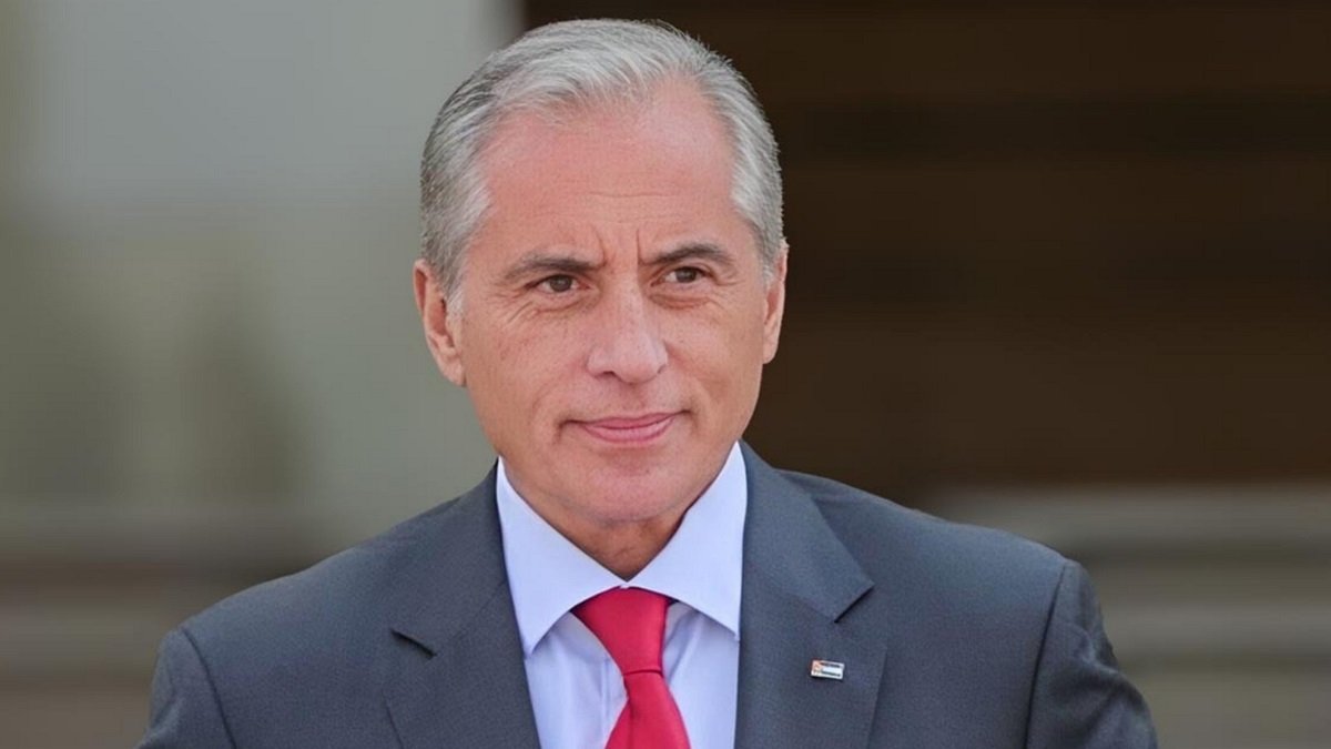 رئيس الوزراء يوجِّه بالتوسُّع بمشروع النَّقل المدرسي المجَّاني في البادية الجنوبيَّة ليشمل 3500 طالب جديد اعتباراً من الفصل الدِّراسي الثَّاني