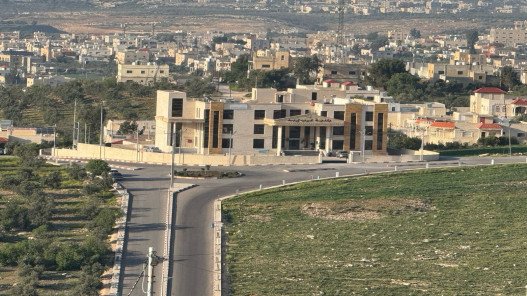 تركيب وتشغيل أنظمة للطاقة الشمسية في 4 مواقع تابعة لبلدية غرب إربد