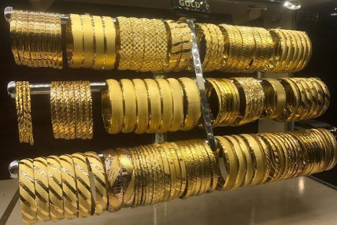 الذهب ينخفض وسط ترقب لبيانات التضخم الأمريكية