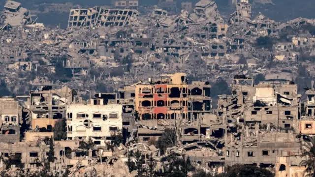 غزة : تراجع التنمية 77 عاماً.. والتكلفة الإجمالية لإعادة الإعمار تتجاوز حاجز 71.4 مليار دولار