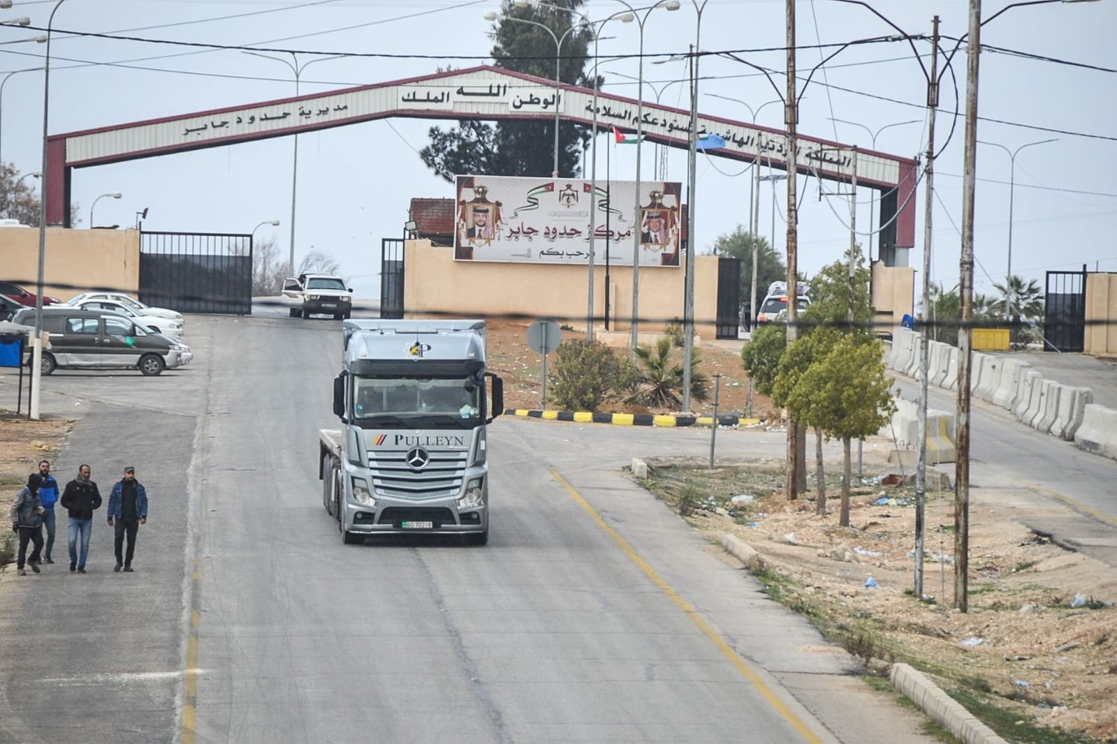 استحداث ساحة جديدة تتسع لنحو 200 شاحنة في مركز حدود جابر