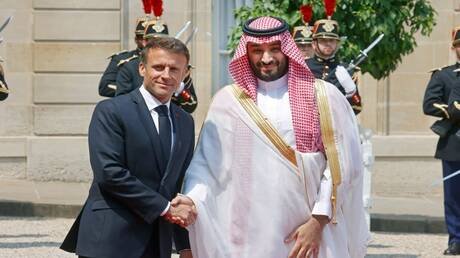 ماكرون يستقبل محمد بن سلمان في باريس لبحث أزمات المنطقة وتعزيز الشراكة