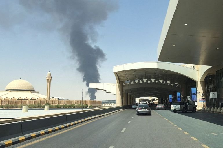 مطار الملك خالد يتعرض لاعتداءين ؛مرافق المطار وطائرة للخطوط السعودية