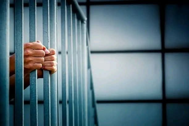 توقيف موظفين اثنين احدهما من بلدية مادبا والثاني من شركة تشغيل الموانىء