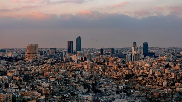 موديز: الاقتصاد الأردني أظهر قدرة على الصمود رغم توترات الشرق الأوسط.. وتتوقع نموه إلى 3% تدريجيا