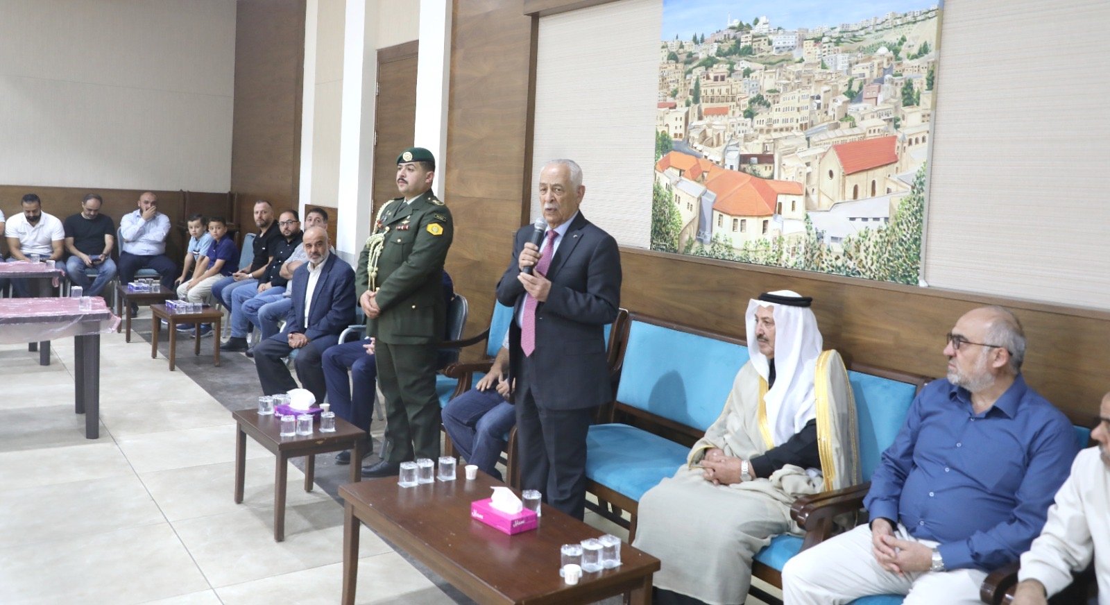مندوبا عن الملك وولي العهد.. العيسوي يعزي العلاف والحماد والحمايدة والرفاعي