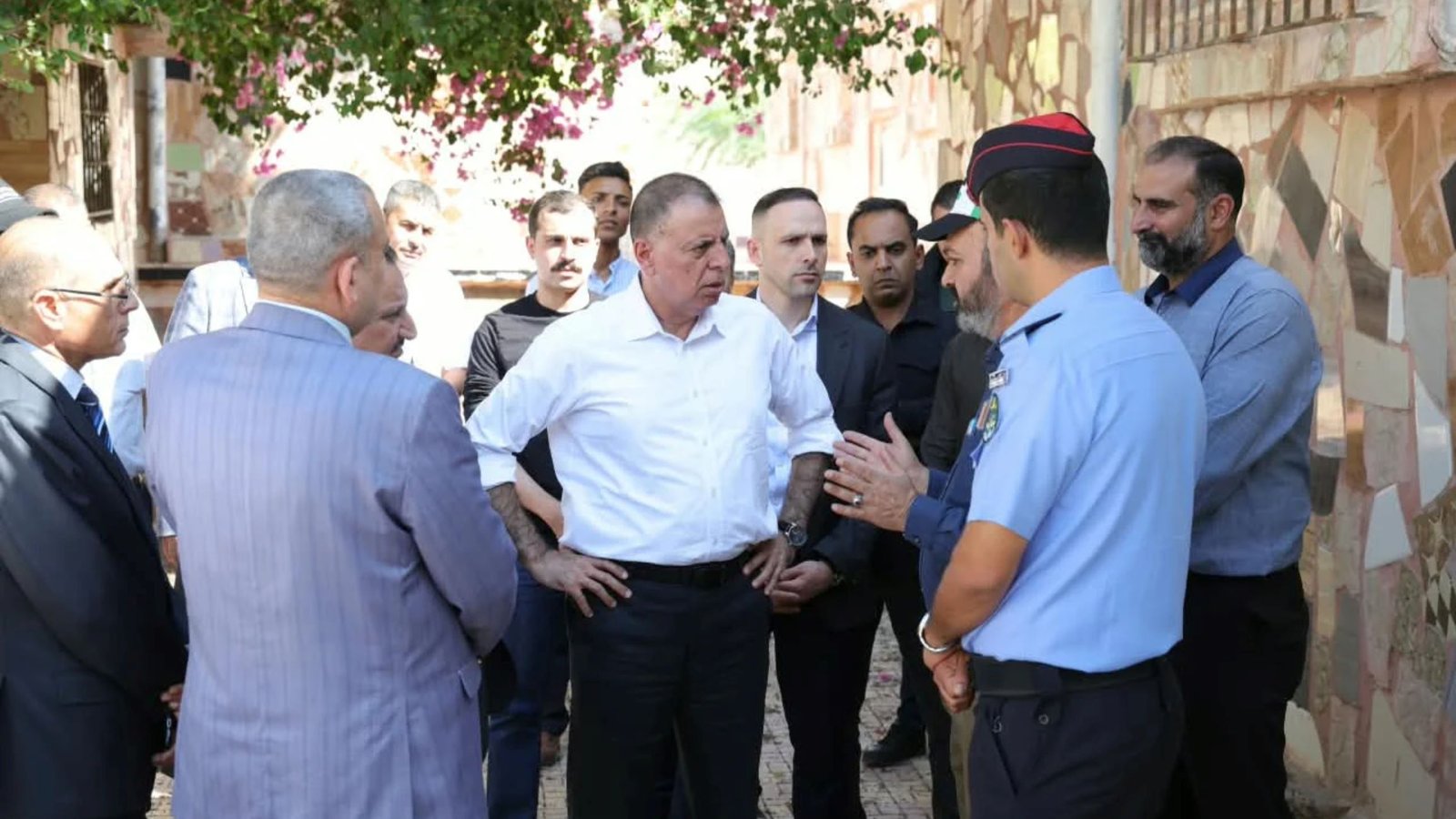 وزير الداخلية يزور بني كنانة والوسطية والأغوار الشمالية ومعبر وادي الأردن