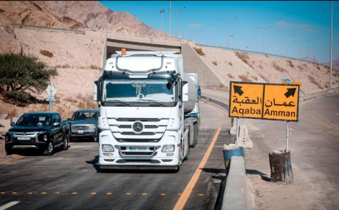 نحو 445 ألف رحلة شاحنة عبر العقبة خلال أربعة أشهر.. نمو لافت في الحركة اللوجستية