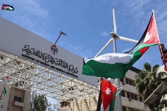 وزارة الطاقة تعيد طرح عطاء الخدمات الفنية لتحسين السعات التخزينية للنفط