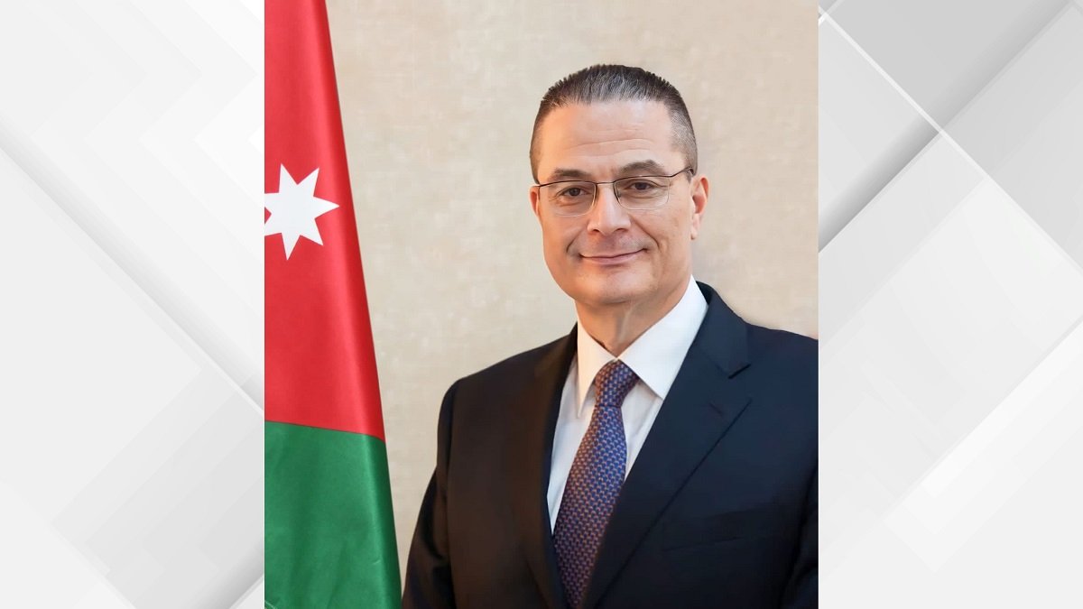 مجلس الوزراء يقرر تجديد تعيين الدكتور عادل الشركس محافظا للبنك المركزي لمدة خمس سنوات