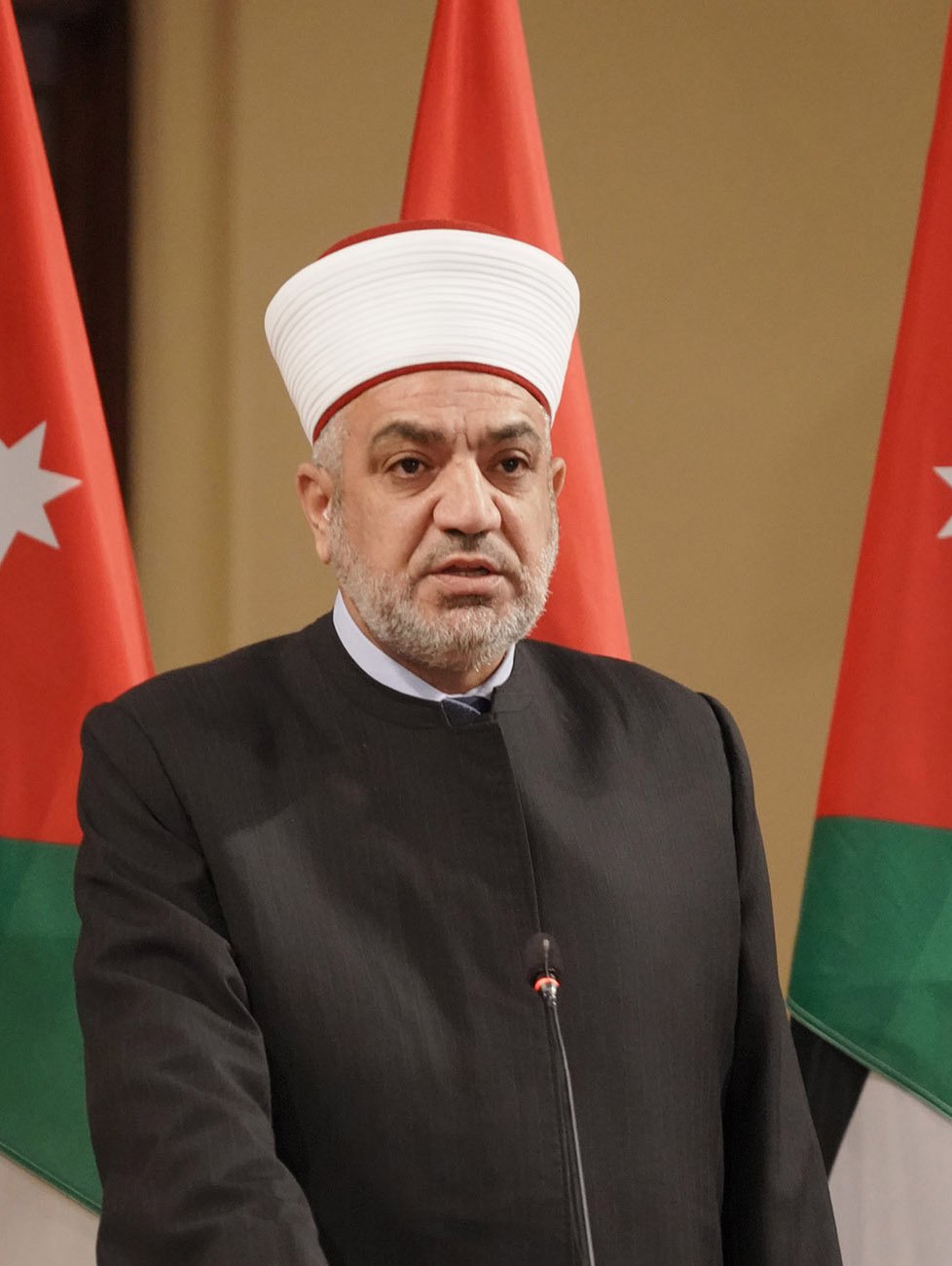 وزير الأوقاف : ما يجري في القدس والاقصى  محاولة ممنهجة لفرض واقع جديد وخطير داخل ساحات المسجد.