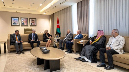 رئيس "النواب" يبحث مع سفيرة أستراليا تعزيز التعاون البرلماني