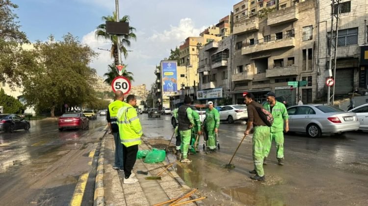 أمانة عمان تستنفر فرقها الميدانية للتعامل مع المنخفض الجوي المؤثر على المملكة