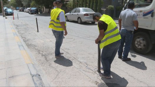 ضبط أكثر من 40 موقعا لحجز المواقف العامة بصورة غير قانونية في عمان