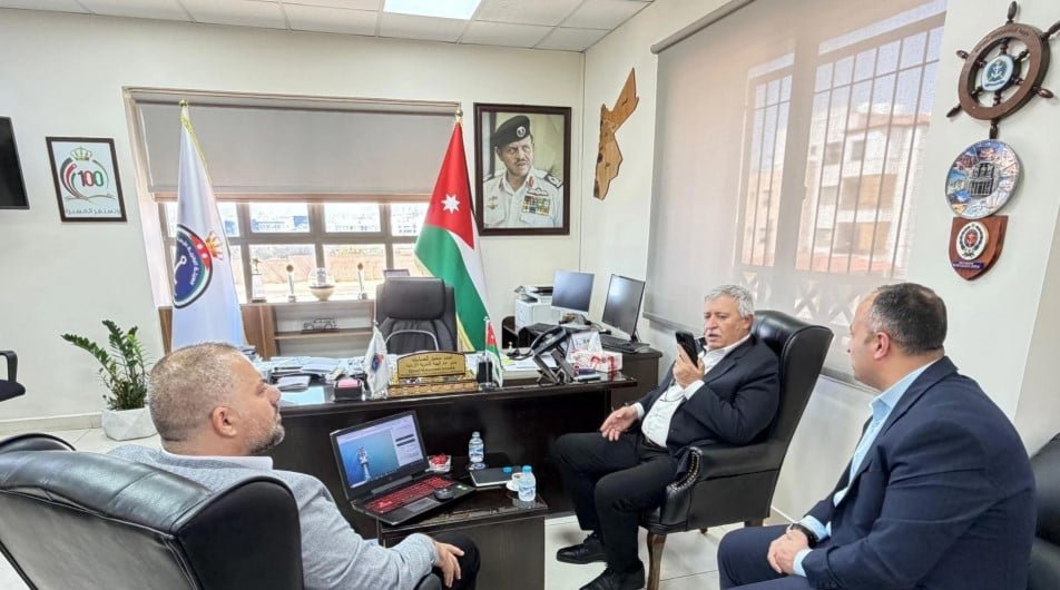 القطامين يتفقد مؤسسات ومرافق النقل والعمل في العقبة