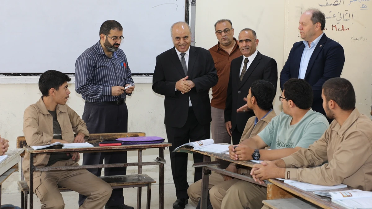 وزير التربية يتفقد مسار التعليم المهني والتقني في الزرقاء