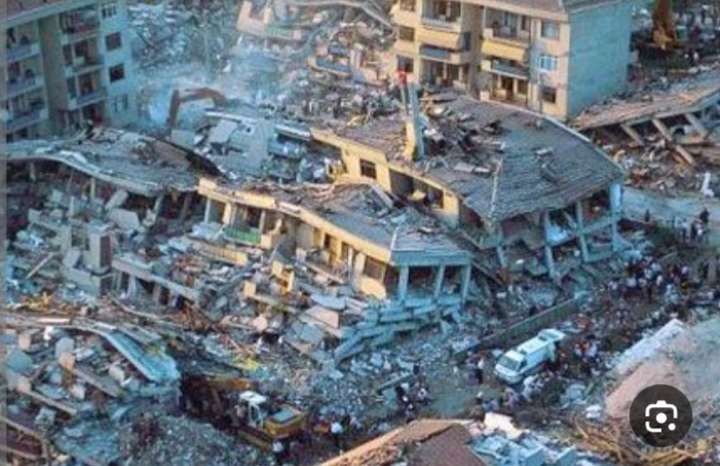 ارتفاع حصيلة ضحايا زلزال كولومبيا إلى 265 قتيلا و 496 مفقودا