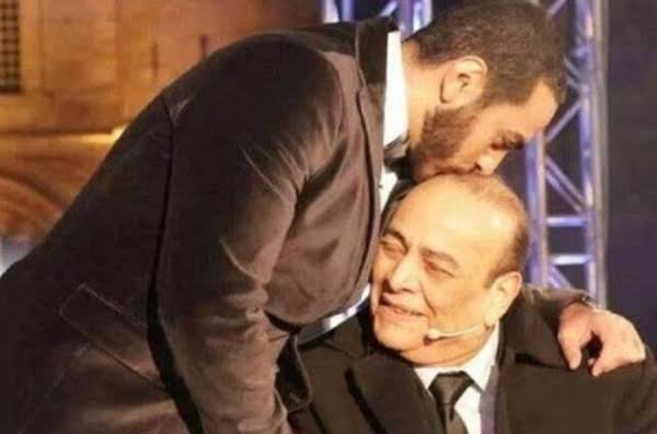 الاعلان عن وفاة والد الفنان المصري تامر حسني